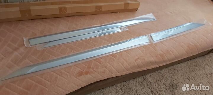 Хромированные накладки на нижнюю часть дверей