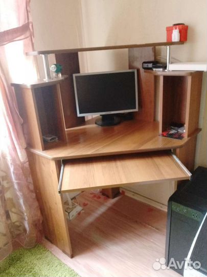 Компьютерный стол