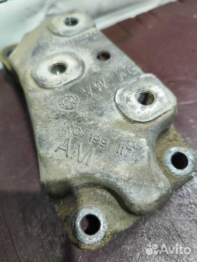 Кронштейн АКПП Skoda Superb 2