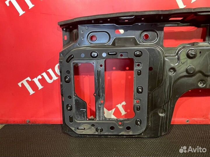 Стенка переднего фартука кабины Renault T