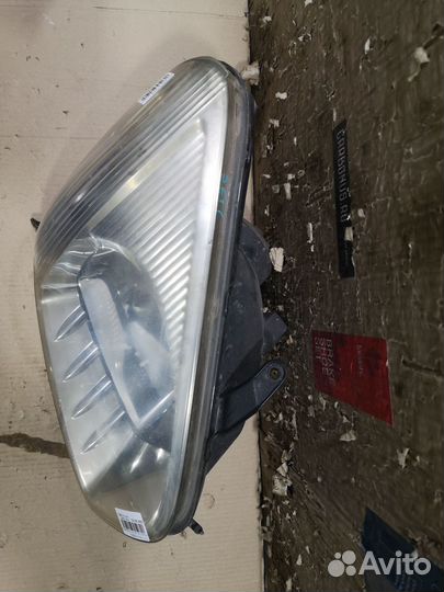 Фара правая Toyota Rav4 ACA21W