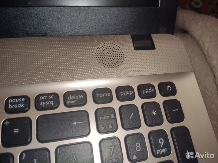 Свежий Pentium 4-ядра, 2гб видео, 15.6