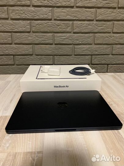 Macbook Air 13 2022 M2