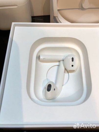 Оригинальные наушники AirPods