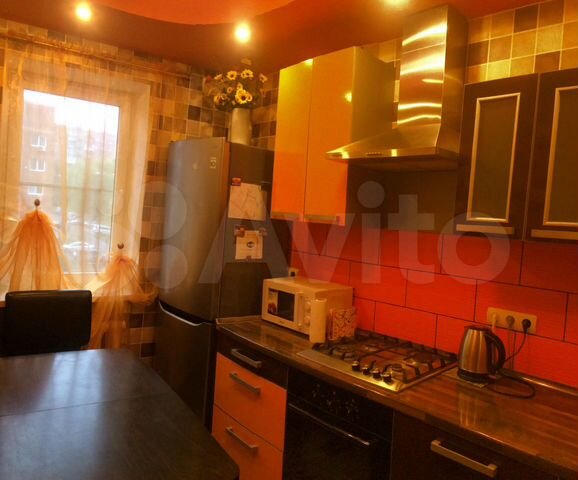 2-к. квартира, 52 м², 4/10 эт.