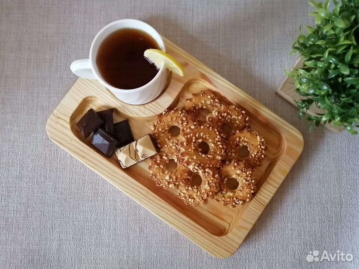 Поднос деревянный для подачи напитков и десертов