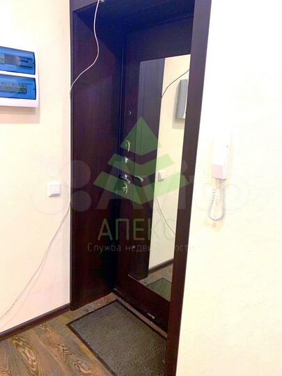 2-к. квартира, 57 м², 1/10 эт.