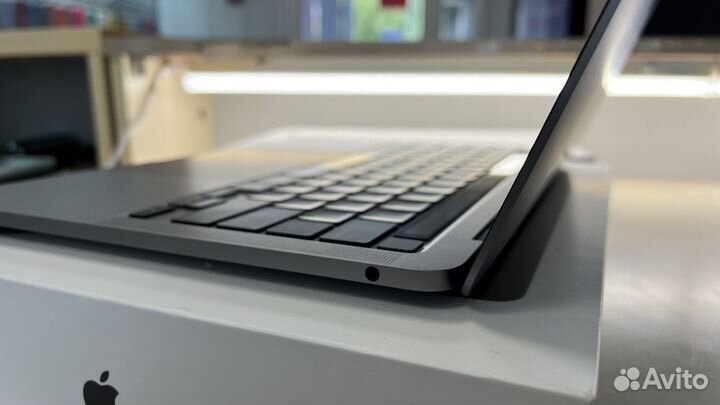 Apple MacBook Pro 13 2020 M1 256gb 47 циклов
