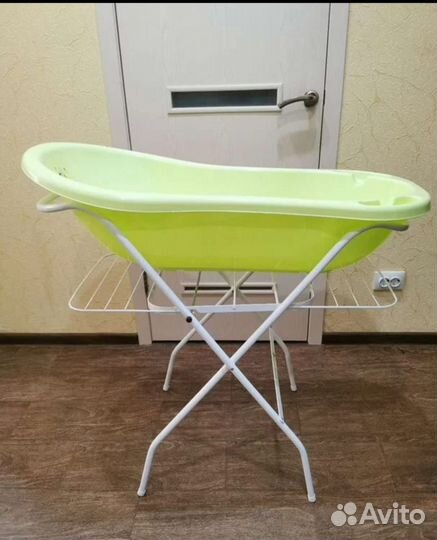 Детская ванночка для купания с подставкой
