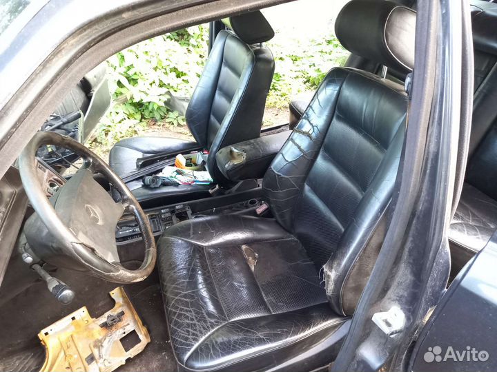 Кожаный электросалон w124