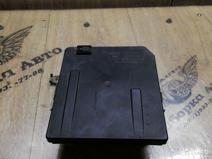 Renault megane 2 блок предохранителей подкапотный