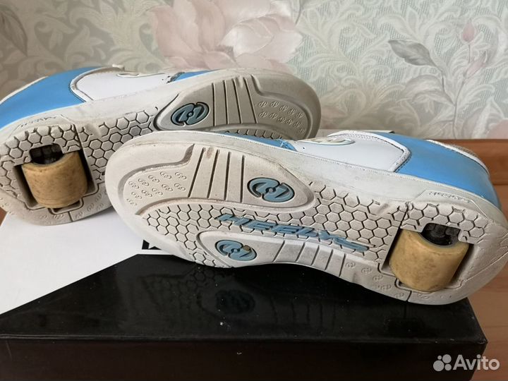 Кроссовки на роликах Heelys