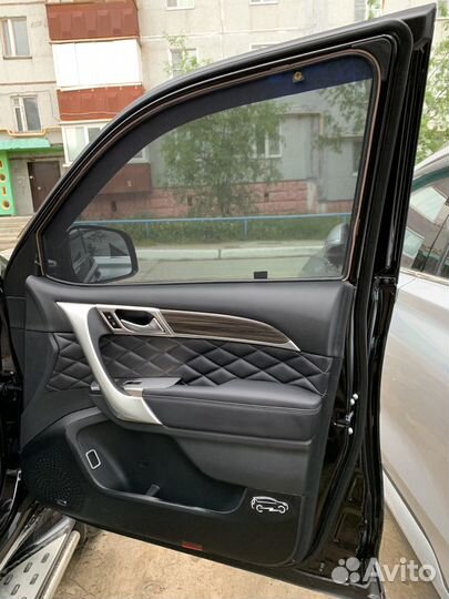 Шторки автомобильные темные