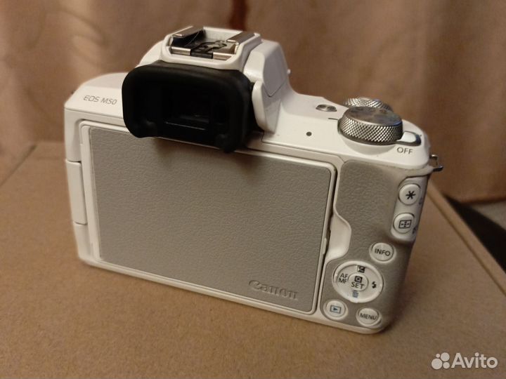 Canon EOS m50
