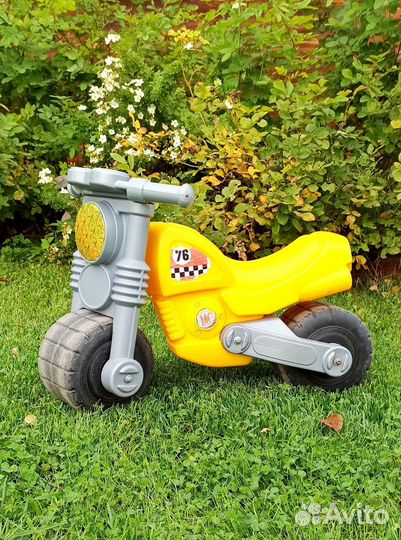 Толокар, беговел, каталка