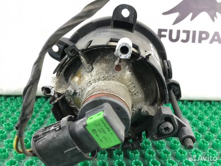 Фара противотуманная передняя левая Land Rover