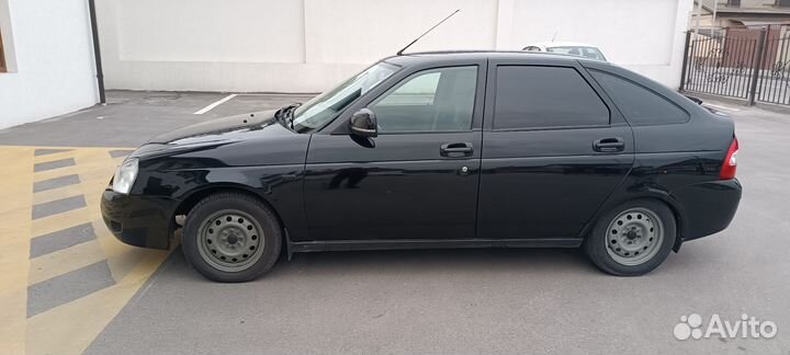 Капот на LADA priora