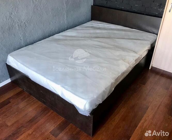 Кровать двухспальная