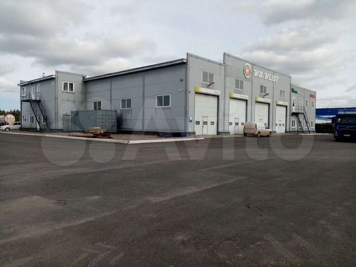 Машиноместо, > 30 м²