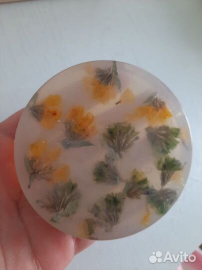 Мыло ручной работы из сухоцветов