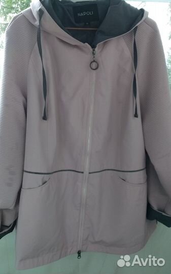 Продам ветровку женскую