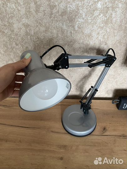 Лампа настольная