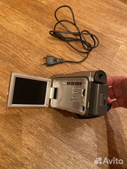 Видеокамера Samsung VP-D107i