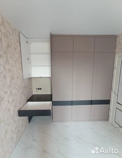 Шкаф с рабочей зоной/Шкаф для спальни