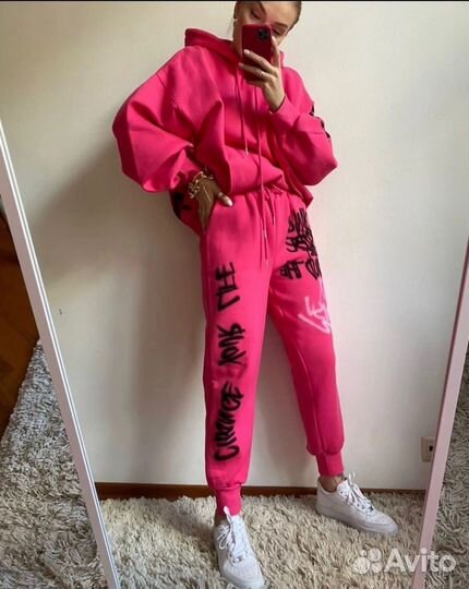 Спортивный костюм женский