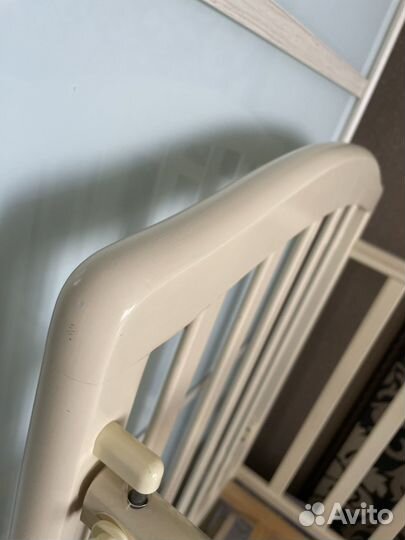 Кроватка с маятником