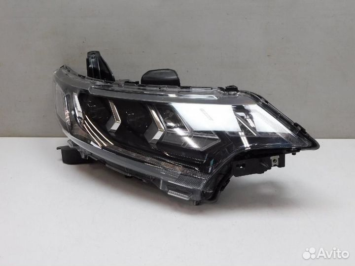 Фара правая Mitsubishi Outlander