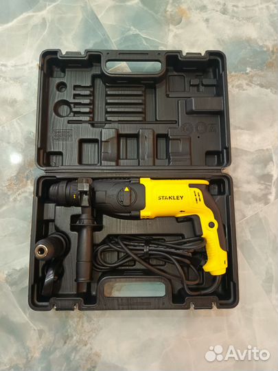 Перфоратор Stanley SHR264K, Makita HR2470, M8701