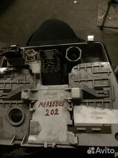 Плафон освещения салона Mercedes W202