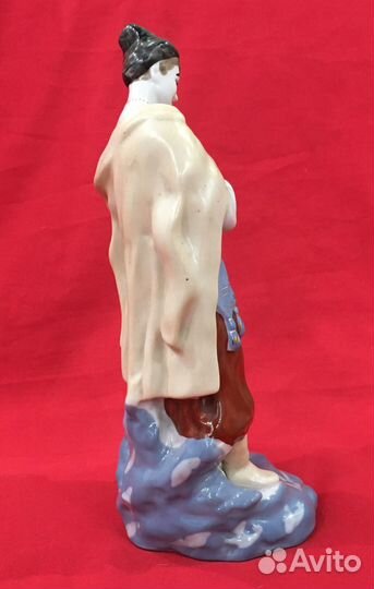 Статуэтка фарфоровая. Майская ночь. СССР