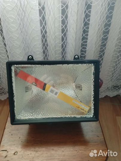 Прожектор галогенный