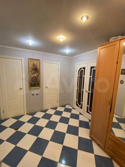 2-к. квартира, 58 м², 5/5 эт.