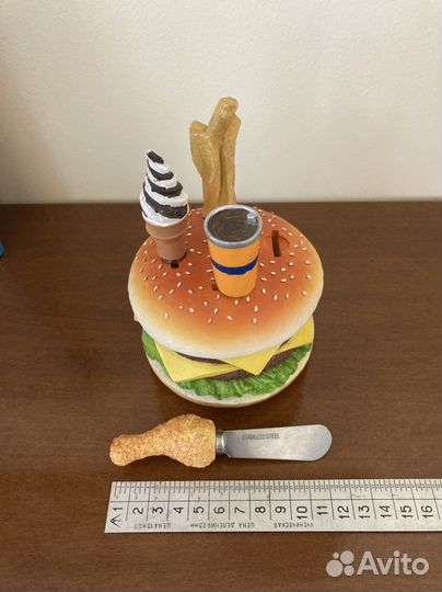 Кухонные ножи в подставке