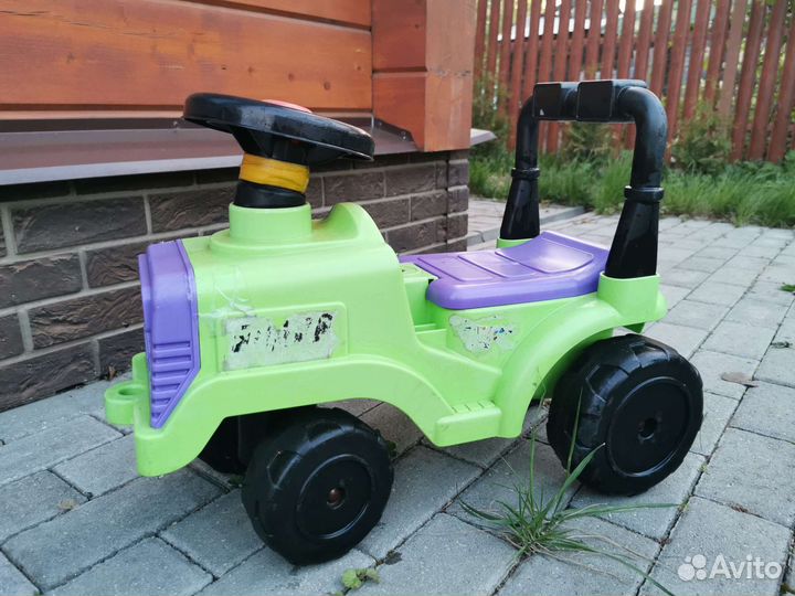 Машинка-каталка, беби трактор