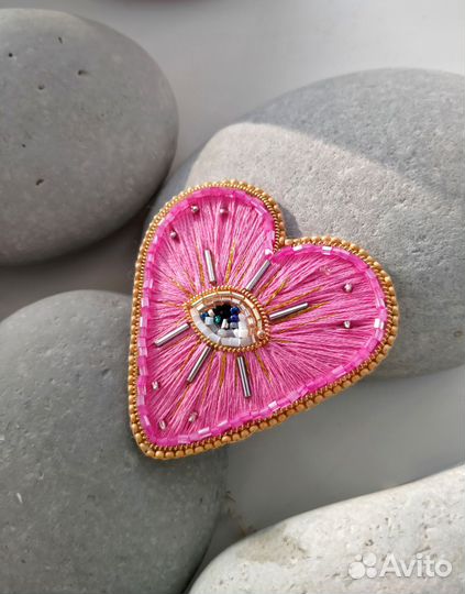 Брошь сердце ручной работы