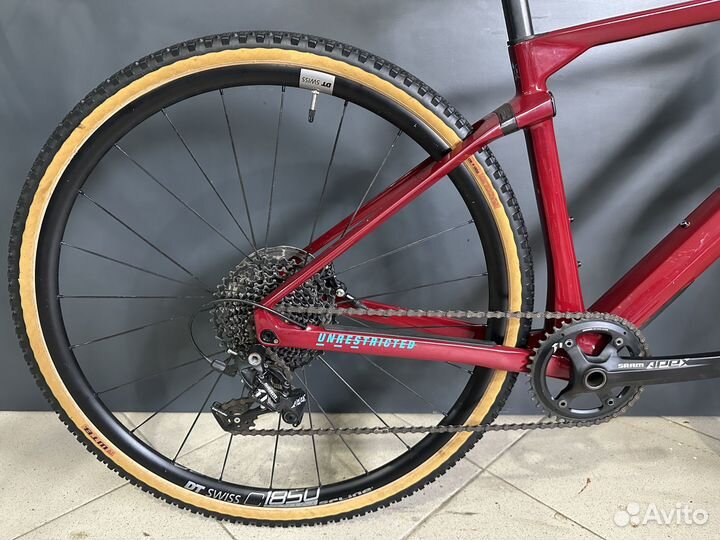 BMC URS four Red/Sand 2020