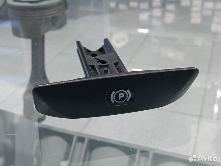 Ручка стояночного тормоза на mercedes w212