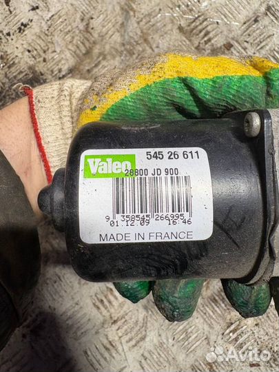 Моторчик стеклоочистителя переднего Nissan Qashqai 1 2009