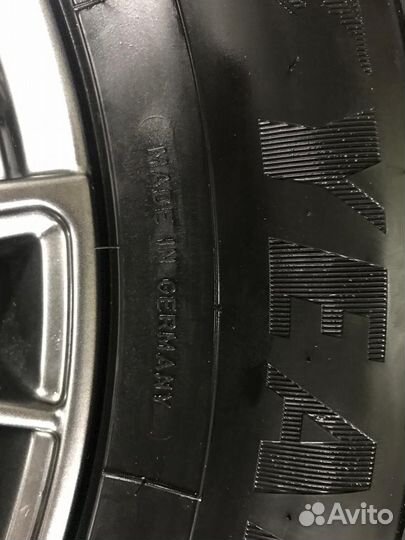 Goodyear Ultragrip Ice Arctic 235/65 R17
