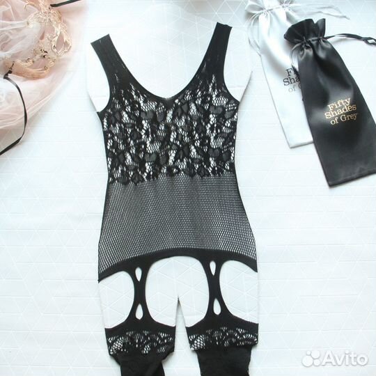 Км Эротические комбинезоны с чулками все р-ры