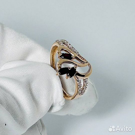 Золотое кольцо с фианитом 18р