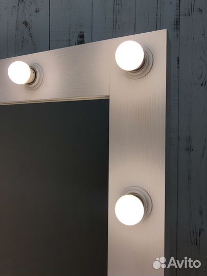 Зеркало с подсветкой