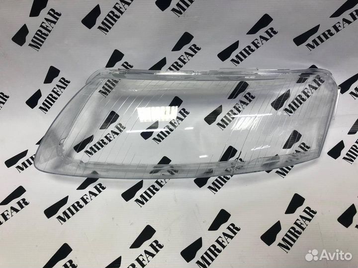 Левое стекло фары Audi A6 C6 2004-2011