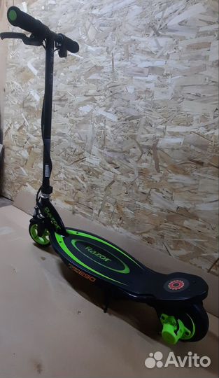 Электросамокат Razor power core E90