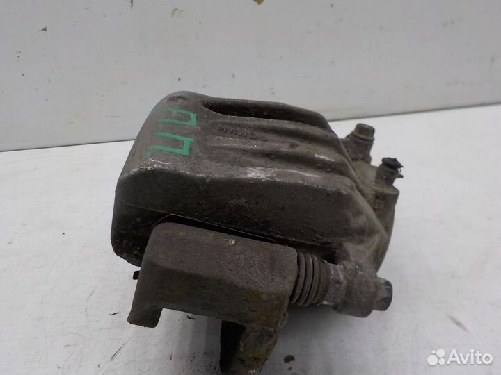 Суппорт передний правый Hyundai Genesis