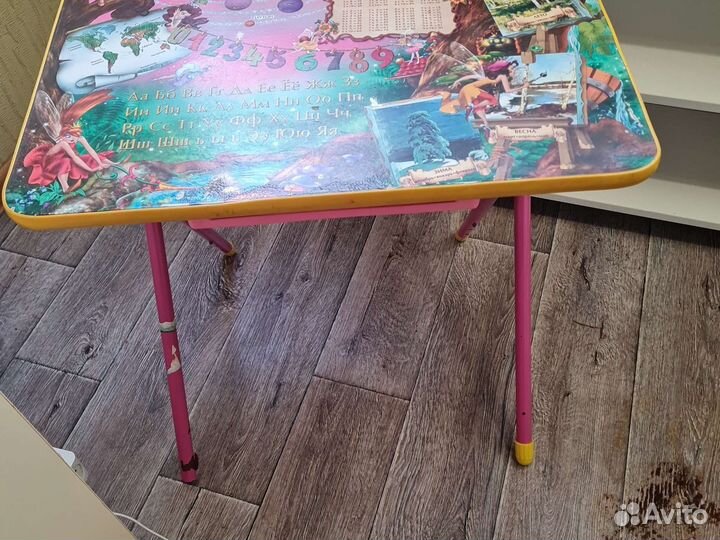 Детский стол со стулом